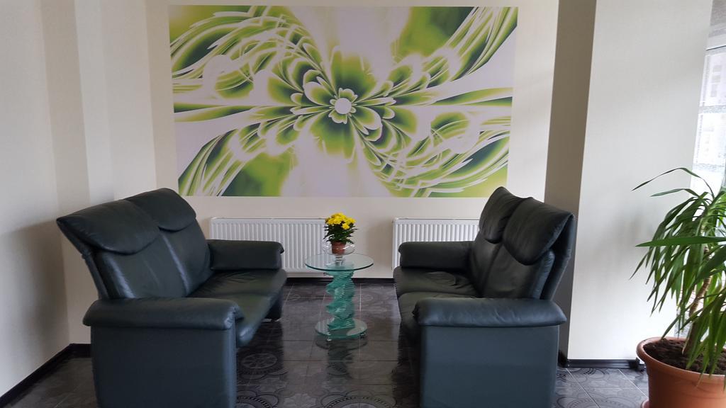 Hotel Гулбене Экстерьер фото