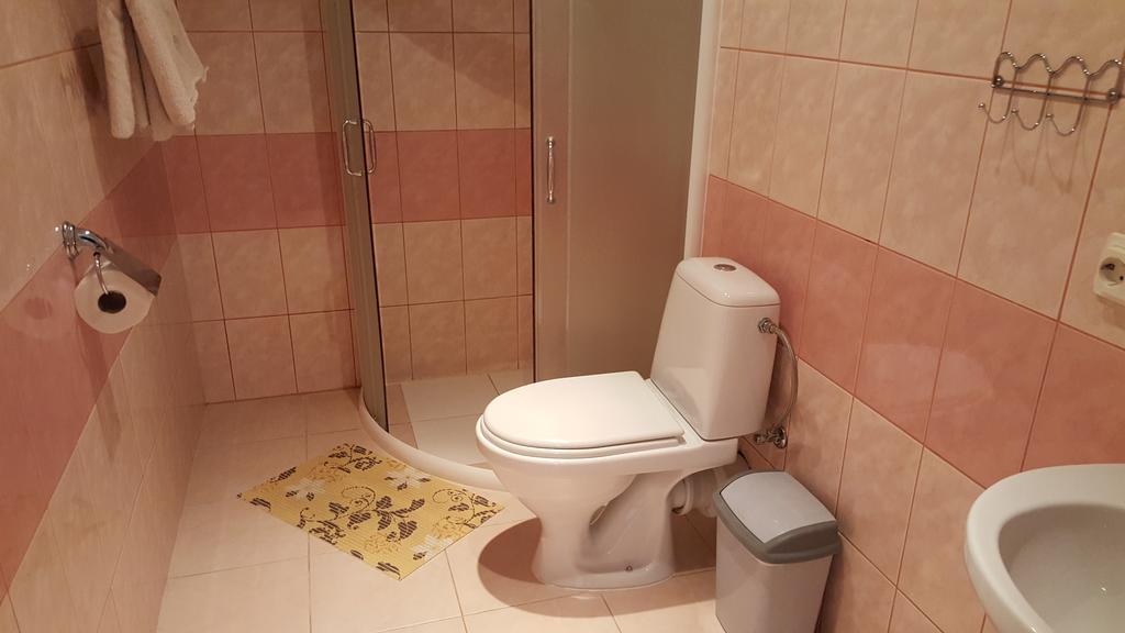 Hotel Гулбене Экстерьер фото
