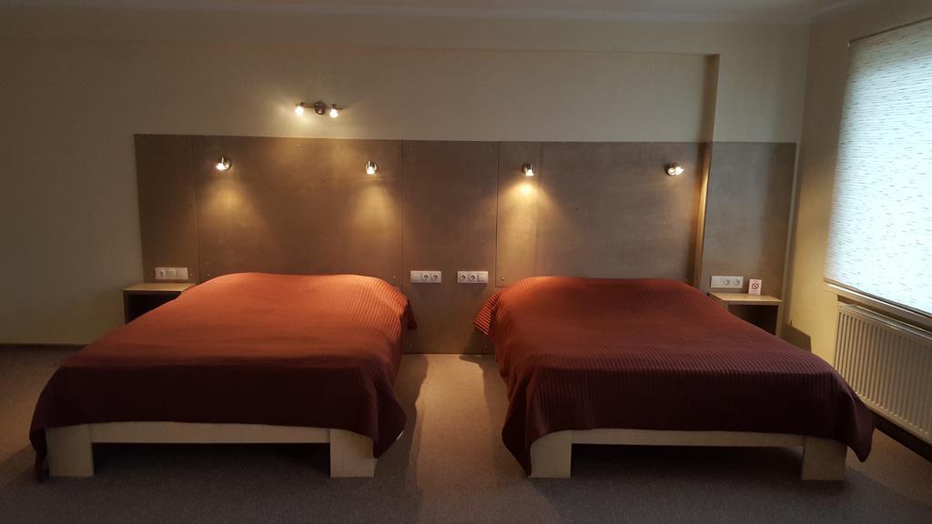 Hotel Гулбене Экстерьер фото